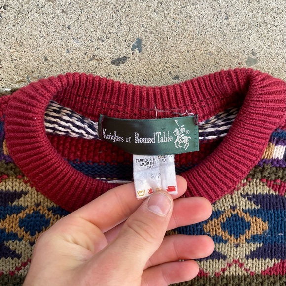90s Vintage Knights of Round Table Pattern Knit Sweater - Picture 3 of 8